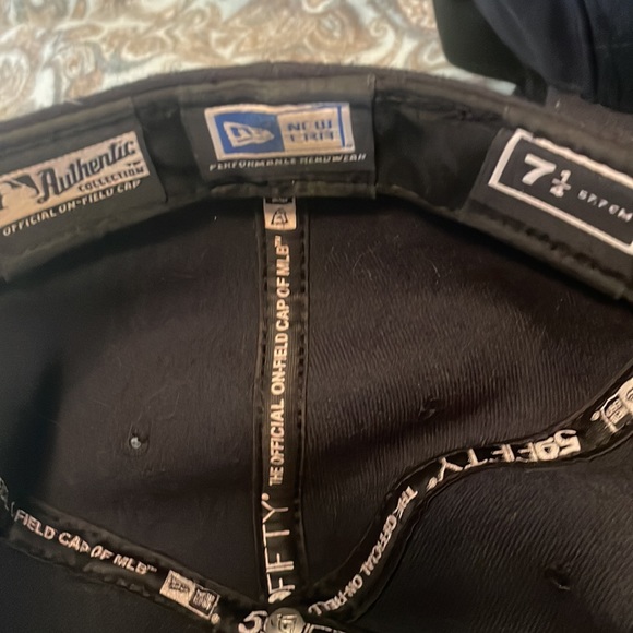 Fitted Boston hat - Picture 4 of 4